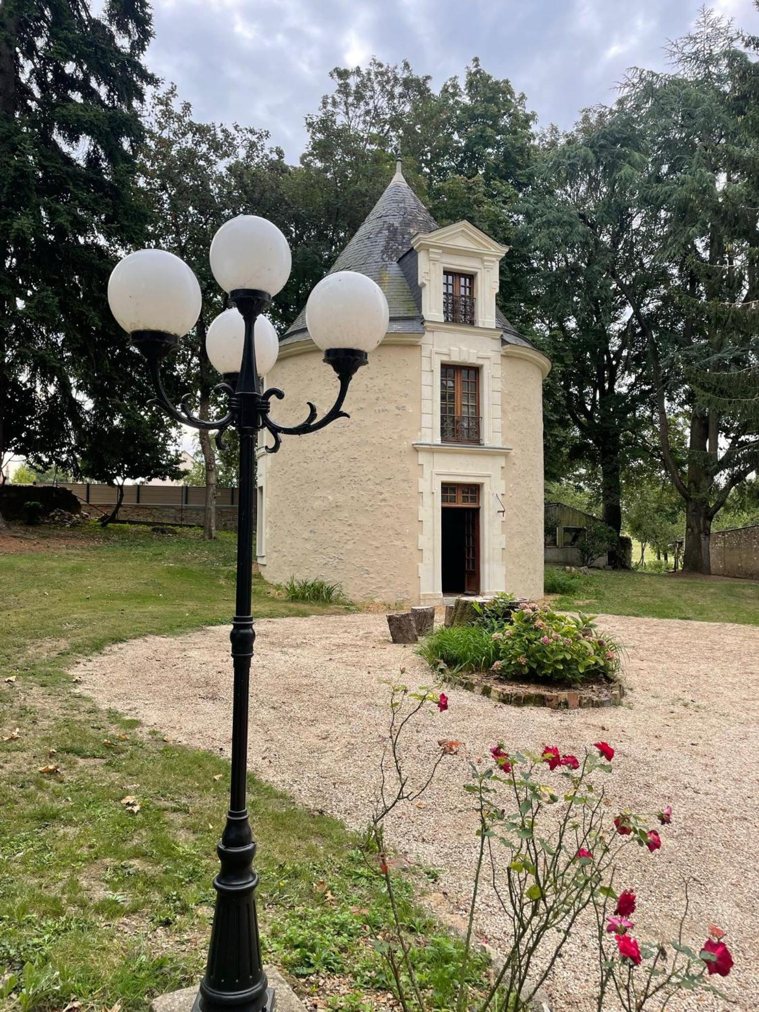 Château de Montaupin Oizé Extérieur photo