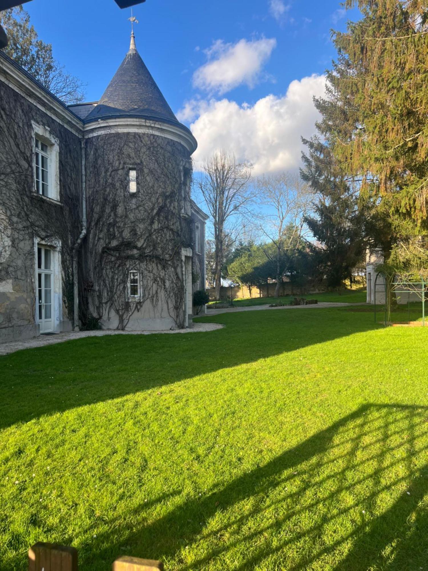 Château de Montaupin Oizé Extérieur photo
