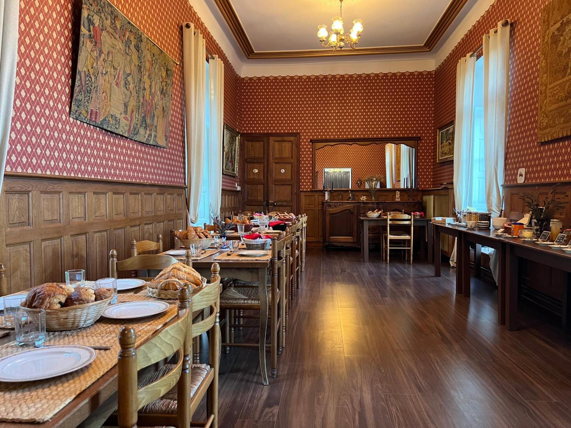 Château de Montaupin Oizé Extérieur photo